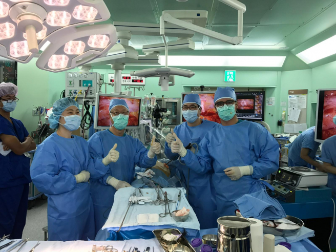 Diego Gonz&aacute;lez en el quir&oacute;fano.