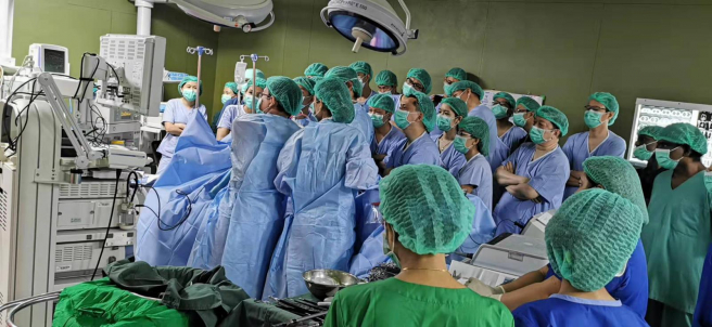 Imagen de una operaci&oacute;n del cirujano Diego Gonz&aacute;lez