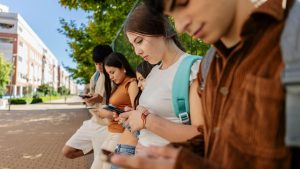 Pérdida de Conversaciones: ¿Por qué hablamos menos hoy en día?